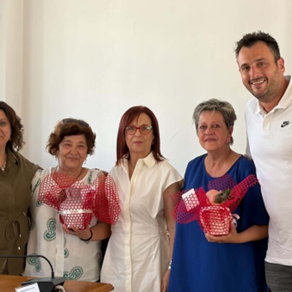 Συγκινητικές στιγμές για δύο εργαζόμενες των Παιδικών Σταθμών του Δήμου Τυρνάβου