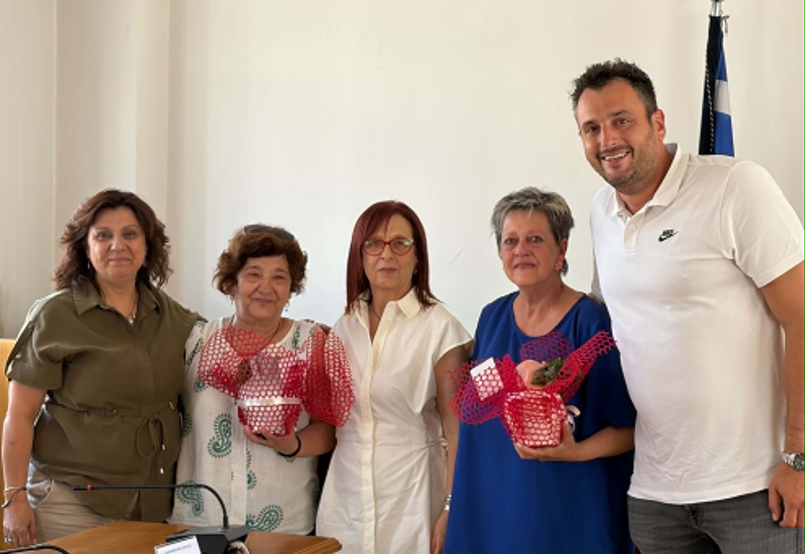Συγκινητικές στιγμές για δύο εργαζόμενες των Παιδικών Σταθμών του Δήμου Τυρνάβου