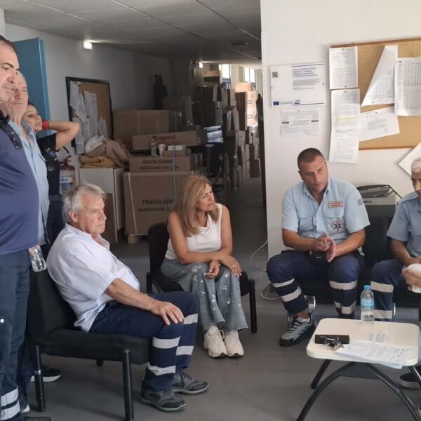 Ε. Λιακούλη: Παροπλισμένα ασθενοφόρα – Δεν μπορούν να ανταποκριθούν ούτε στις ανακοπές καρδιάς