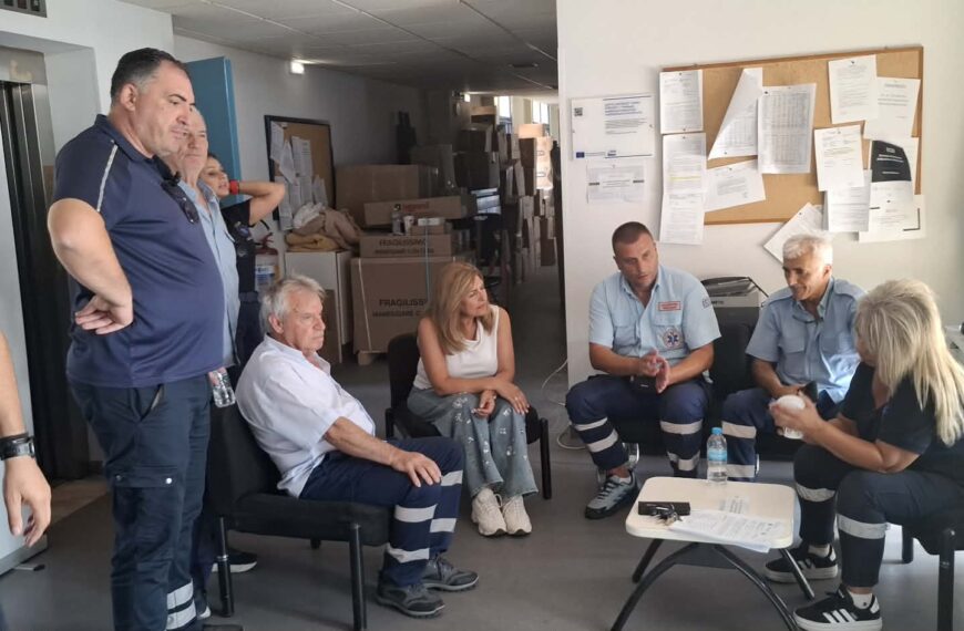 Ε. Λιακούλη: Παροπλισμένα ασθενοφόρα – Δεν μπορούν να ανταποκριθούν ούτε στις ανακοπές καρδιάς