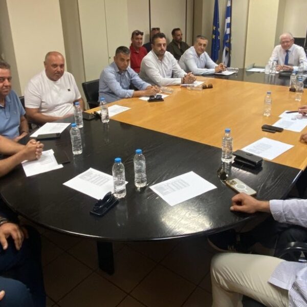 Ευρεία σύσκεψη με τον πρόεδρο του ΕΛΓΑ για τις εκτεταμένες ζημιές στις καλλιέργειες του Δήμου Τυρνάβου