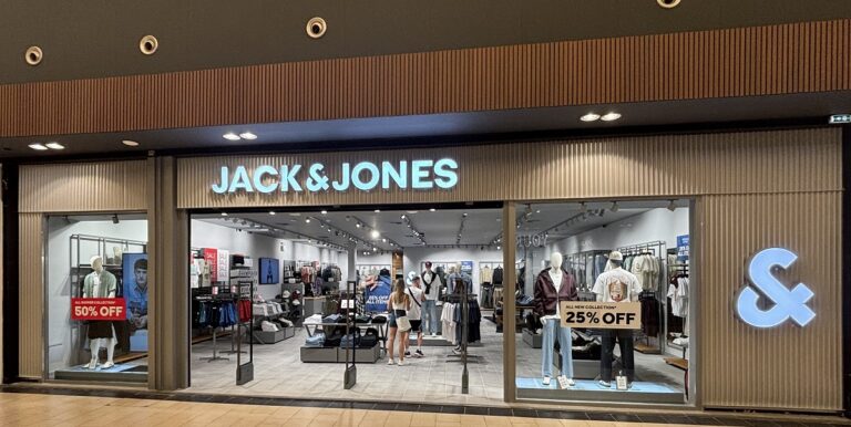 Το Fashion City Outlet υποδέχεται τη JACK & JONES
