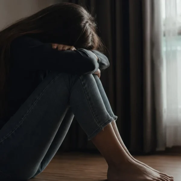 Πάτρα: Συνελήφθη καθηγητής για σχέση με 14χρονη μαθήτρια – Εντοπίστηκε πορνογραφικό υλικό στο κινητό του