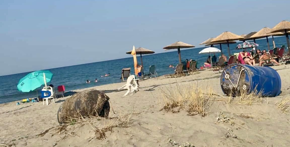 Όταν το μπάνιο στη θάλασσα… μυρίζει μυδοκαλλιέργεια!