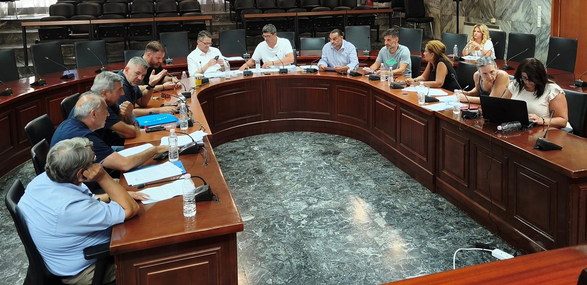 Δήμος Λαρισαίων: Ολοκληρωμένη φροντίδα της πόλης με τη νέα σύμβαση για το πράσινο