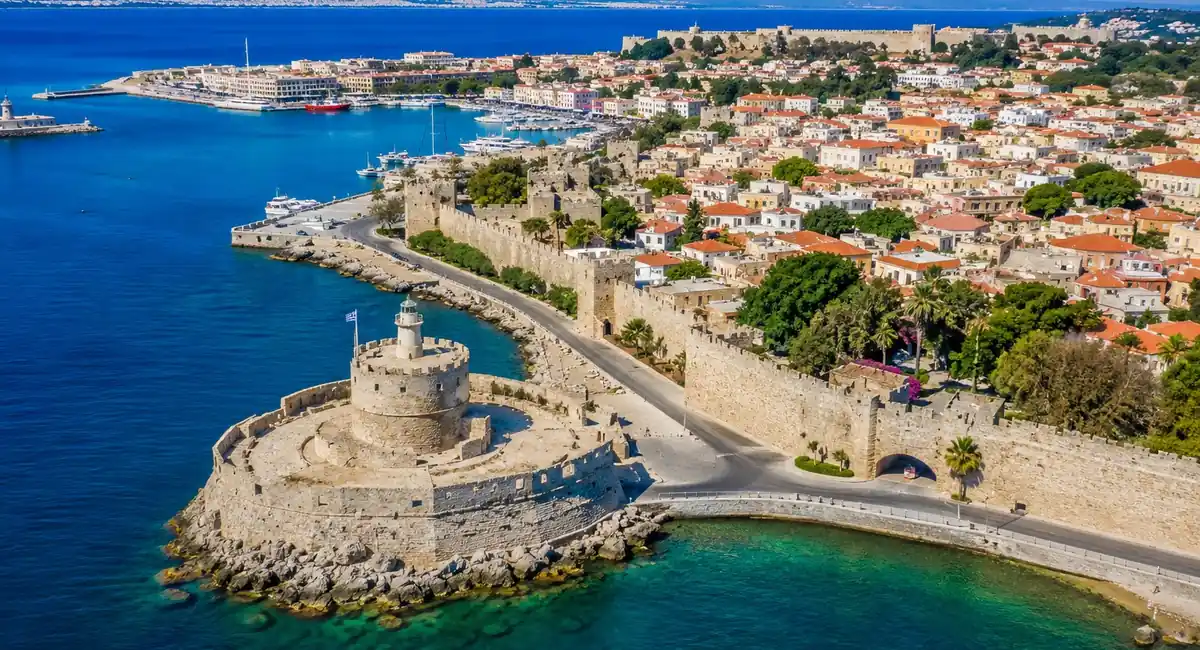 Ρόδος: Από τη «μόνιμη βάση V-BAT» στο «δεν υπάρχει σχεδιασμός» – Τι άλλαξε μετά την αντίδραση της Τουρκίας