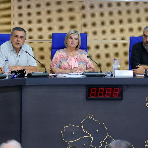 Η Περιφέρεια Θεσσαλίας ανοίγει τον φάκελο των πληρωμών για το «μπάζωμα» των Τεμπών