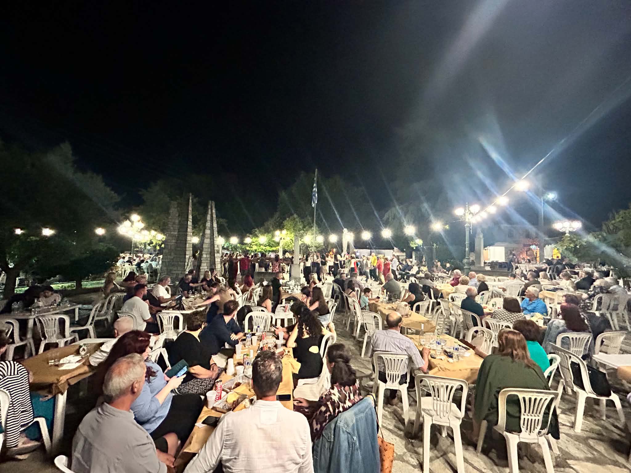 Βούλιαξε η Τσαριτσάνη από κόσμο στο πανηγύρι του Μορφωτικού Συλλόγου