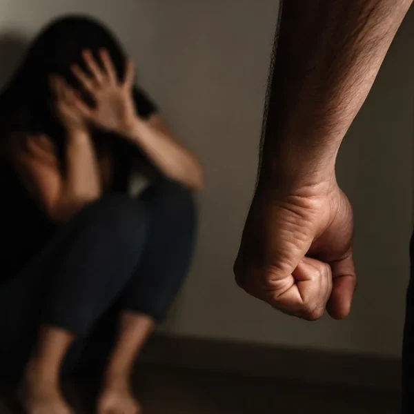 Λάρισα: Χτύπησε την έγκυο σύντροφό του – Εκείνη ζήτησε επιείκεια, το δικαστήριο τον έστειλε στη φυλακή