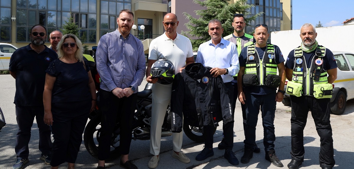 ΔΕΥΑΛ: Δωρεά εξοπλισμού στους διασώστες Ταχείας Ανταπόκρισης του ΕΚΑΒ Λάρισας