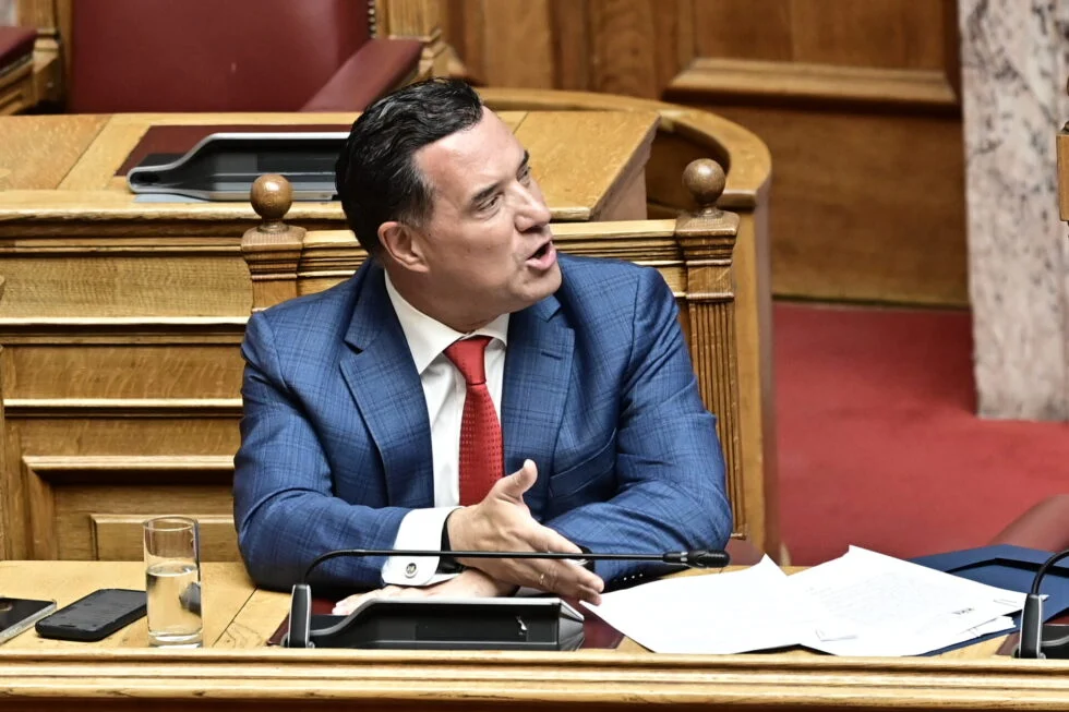 Άδωνις Γεωργιάδης: «Προσπαθώ να είμαι ταπεινός» – Από το «300 κιλά θα γίνει;» στο «μήπως έχετε πάρει κάνα μπάφο;»