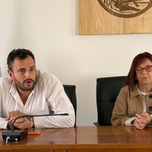 Δεύτερη συνεχόμενη χρονιά όλες οι σχολικές καθαρίστριες του Δήμου Τυρνάβου με πλήρη απασχόληση