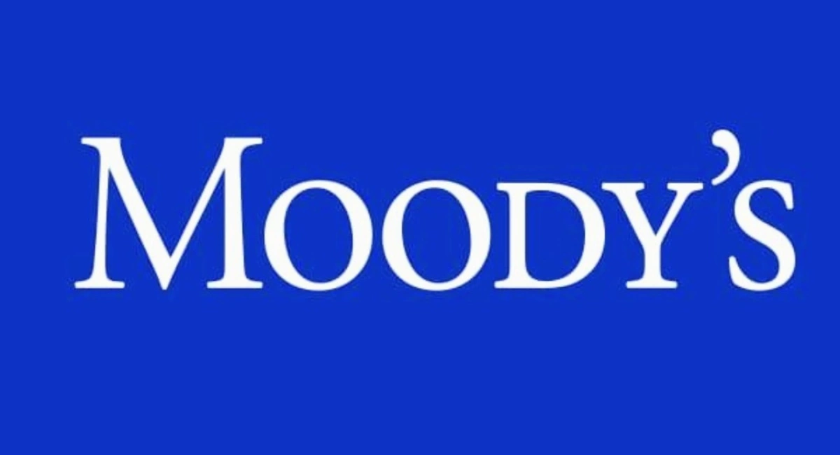 Moody’s: Δεν αναβάθμισε την Ελλάδα – Τί πραγματικά λέει για χρέος, παραγωγικότητα και υπερχρεωμένα νοικοκυριά
