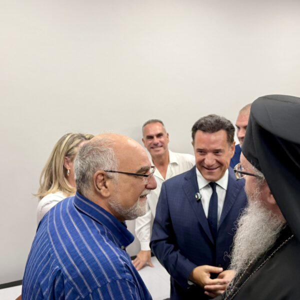 Συνάντηση δύο φίλων στον Τύρναβο…
