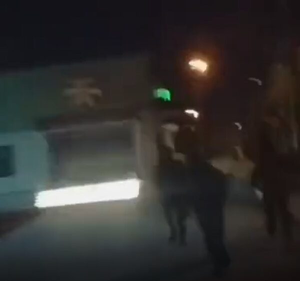 Επίθεση του Ρουβίκωνα με βαριοπούλες στις εγκαταστάσεις της «Βιολάντα», στη ΒΙΠΕ Λάρισας