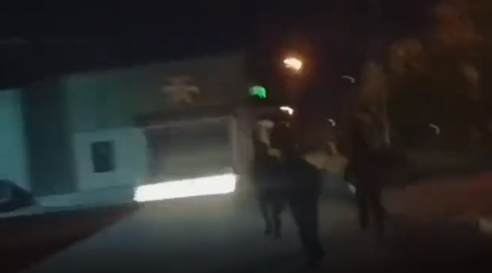 Επίθεση του Ρουβίκωνα με βαριοπούλες στις εγκαταστάσεις της «Βιολάντα», στη ΒΙΠΕ Λάρισας