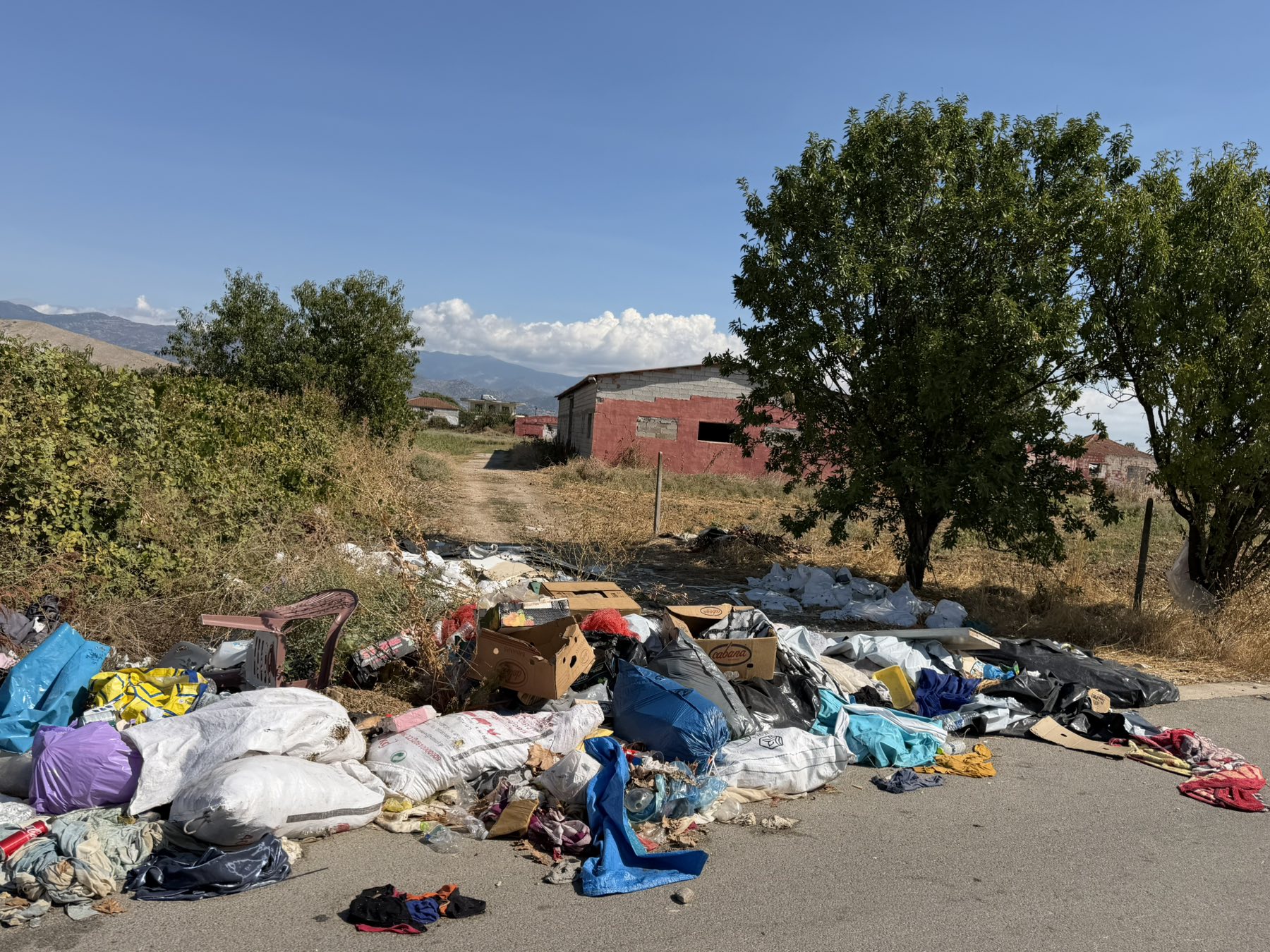 Νέα χωματερή δημιούργησαν ασυνείδητοι στα όρια του Τυρνάβου