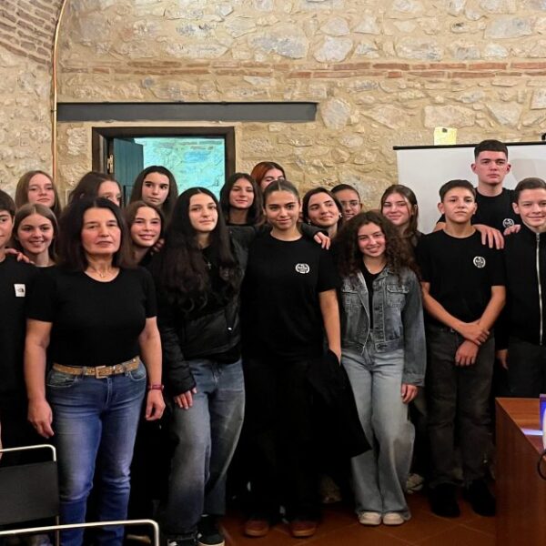 Τιμή στην Αντίσταση από το 5ο Γυμνάσιο και 5ο Λύκειο Λάρισας