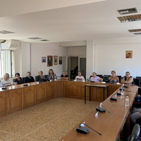 Ευχαριστήριο των σχολικών καθαριστριών στον Δήμαρχο Τυρνάβου