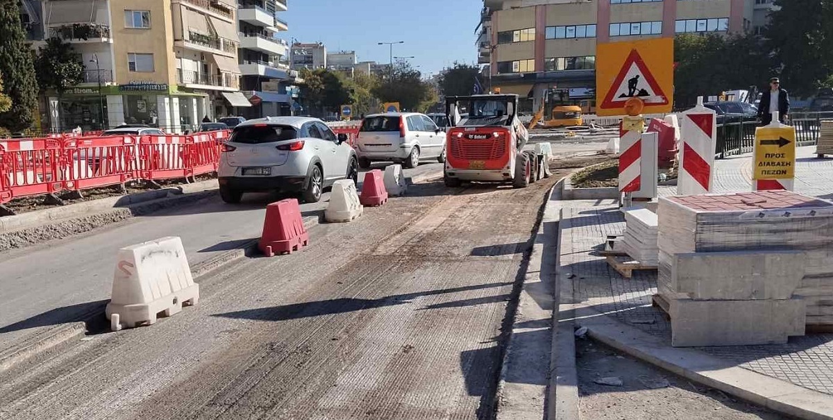 Δήμος Λαρισαίων: Με ταχείς ρυθμούς η ασφαλτόστρωση στον κόμβο Φαρσάλων