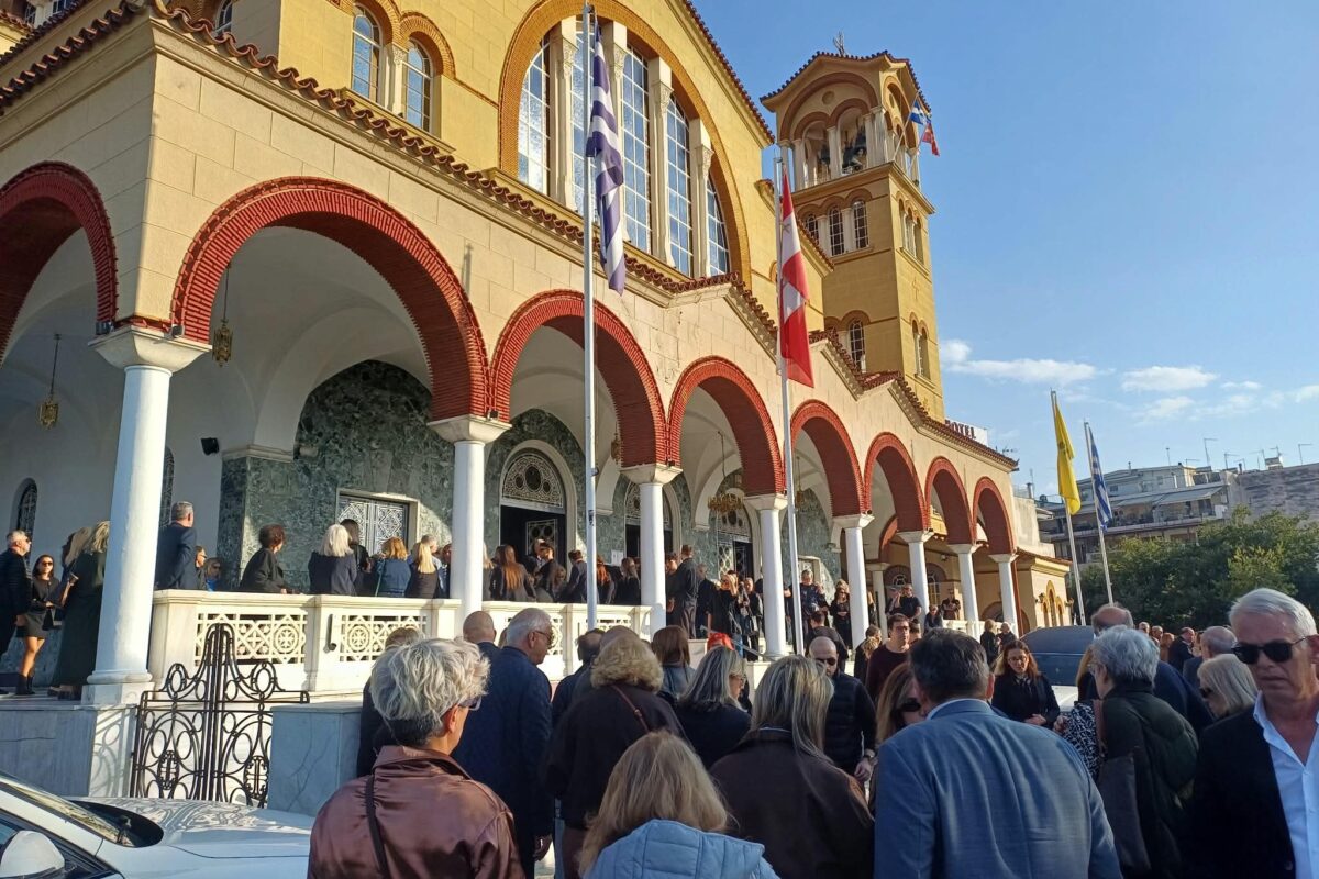 Η Λάρισα αποχαιρέτησε τον γιατρό Δημήτρη Καραμπάτσα
