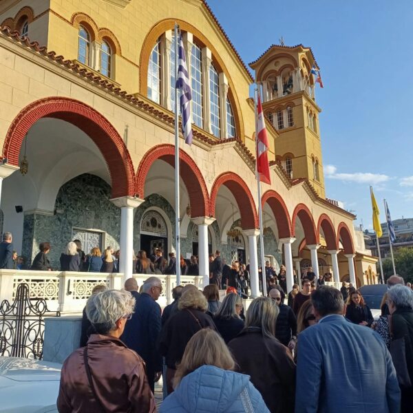 Η Λάρισα αποχαιρέτησε τον γιατρό Δημήτρη Καραμπάτσα