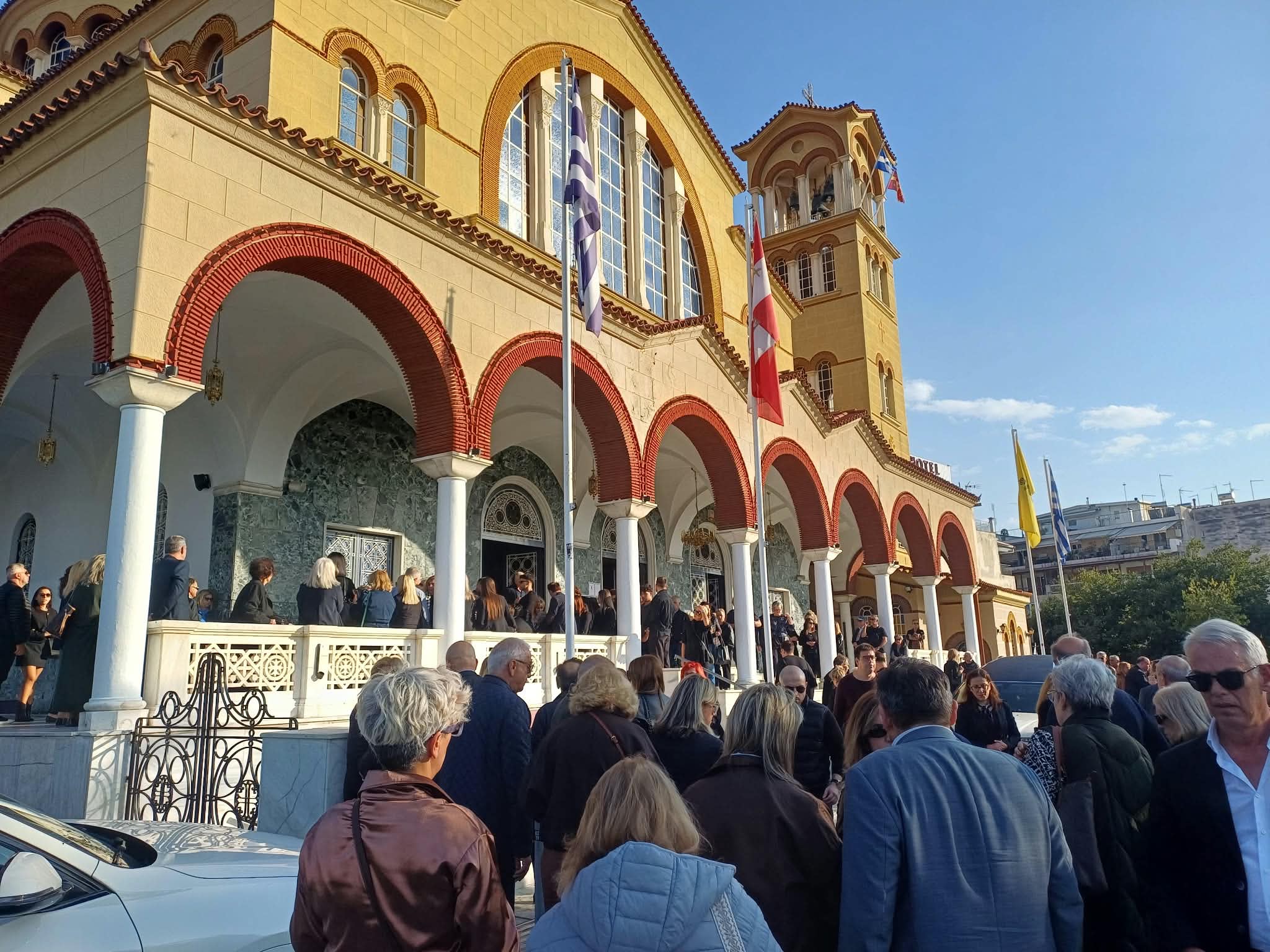 Η Λάρισα αποχαιρέτησε τον γιατρό Δημήτρη Καραμπάτσα