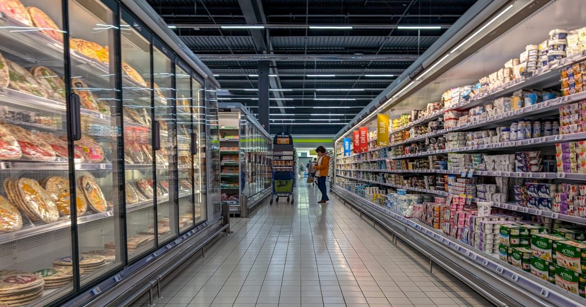 Γαλλία: Πρωτοφανής κυβερνοεπίθεση «έλιωσε» τα ψυγεία εκατοντάδων σουπερμάρκετ