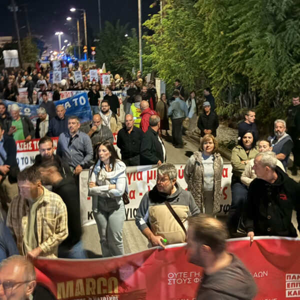 Το μεγάλο, πανθεσσαλικό συλλαλητήριο στη Λάρισα απαίτησε «έξω οι φονιάδες – έξω οι βάσεις τους»