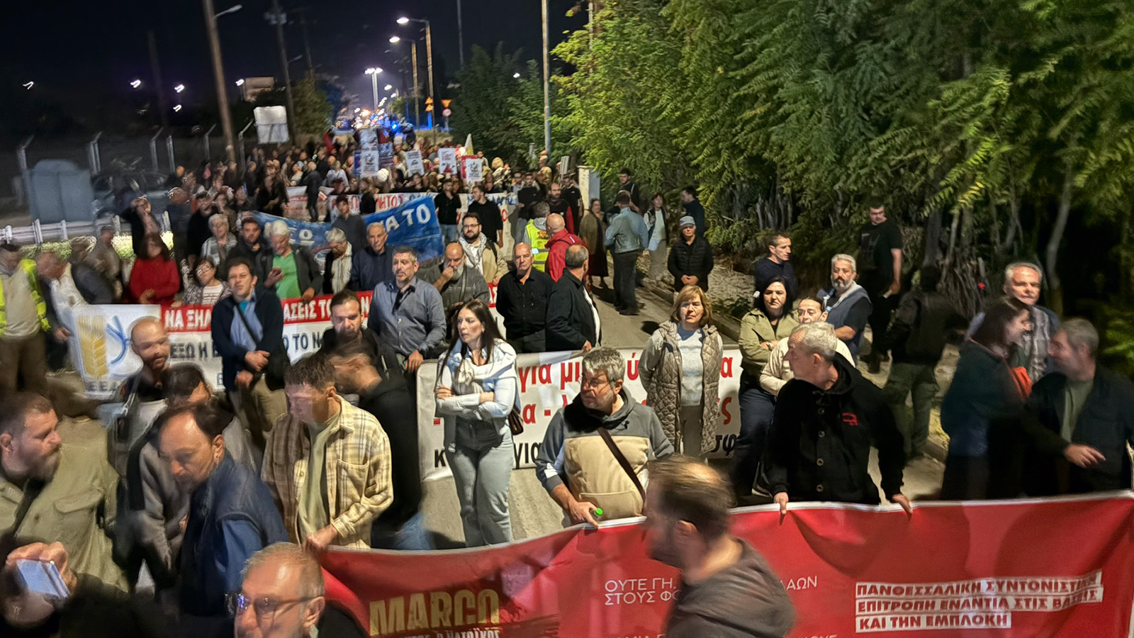 Το μεγάλο, πανθεσσαλικό συλλαλητήριο στη Λάρισα απαίτησε «έξω οι φονιάδες – έξω οι βάσεις τους»