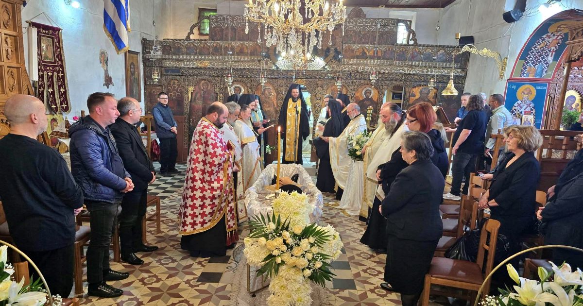 Τσαριτσάνη: Σε κλίμα βαθιάς συγκίνησης η εξόδιος ακολουθία του π. Αλέξανδρου Νεζεργιώτη